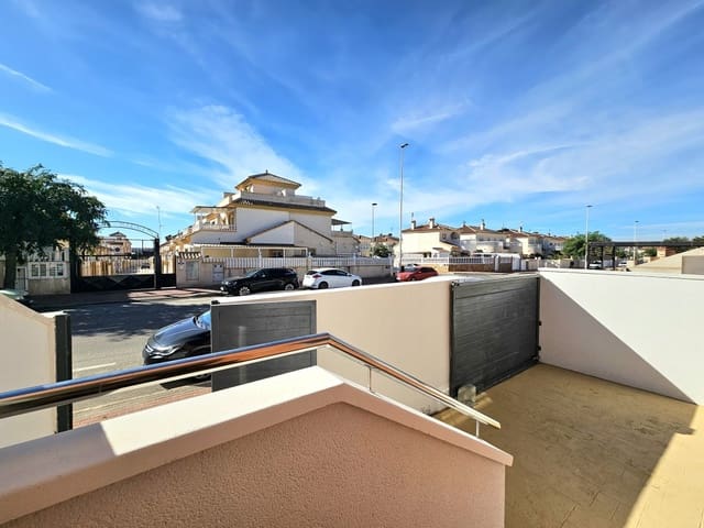 3 sypialnia Dom na sprzedaż w Torrevieja z basenem - 249 900 € (Ref: 9382406)