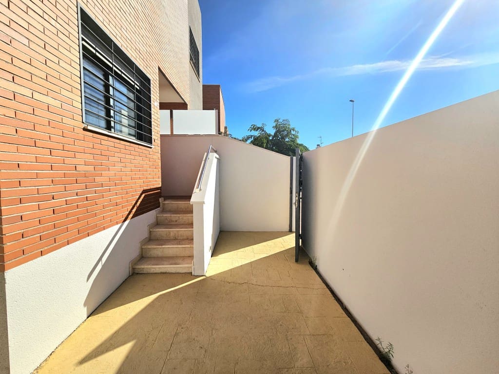 3 sypialnia Dom na sprzedaż w Torrevieja z basenem - 249 900 € (Ref: 9382406)