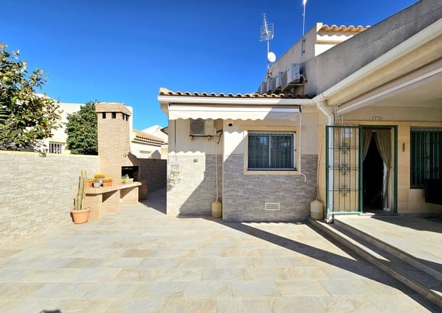 4 soverom Hus til salgs i Torrevieja med svømmebasseng garasje - € 245 000 (Ref: 9419375)