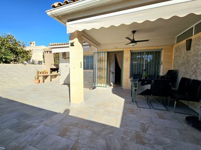 4 soverom Hus til salgs i Torrevieja med svømmebasseng garasje - € 245 000 (Ref: 9419375)