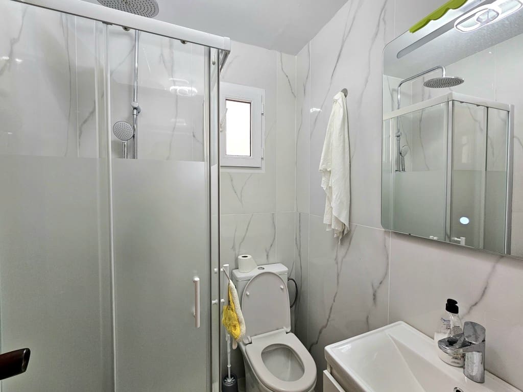 3 bedroom Apartment for rent in Torrevieja - € 1,100 (Ref: 9453132)