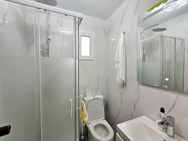 3 slaapkamer Appartement te huur in Torrevieja - € 1.100 (Ref: 9453132)