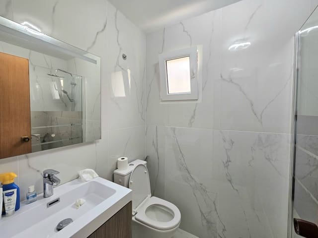 3 slaapkamer Appartement te huur in Torrevieja - € 1.100 (Ref: 9453132)