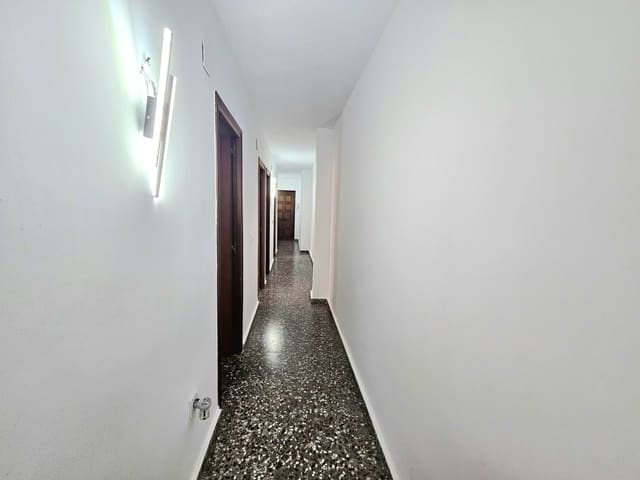 3 slaapkamer Appartement te huur in Torrevieja - € 1.100 (Ref: 9453132)