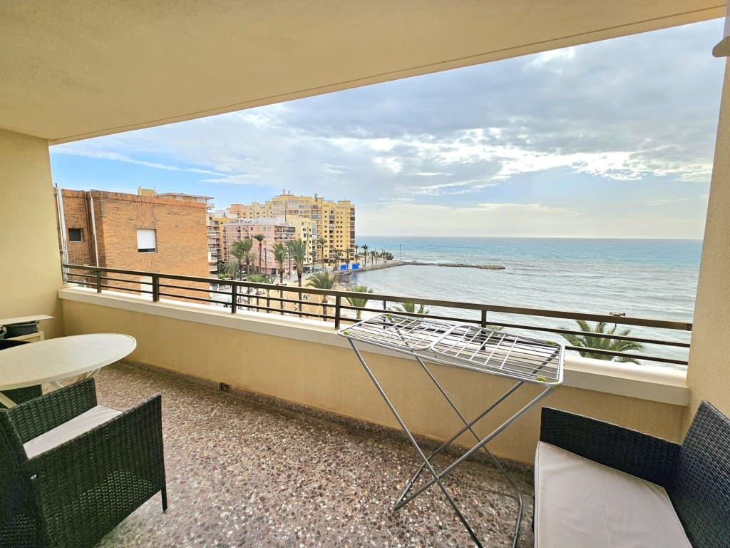 3 bedroom Apartment for rent in Torrevieja - € 1,100 (Ref: 9453132)