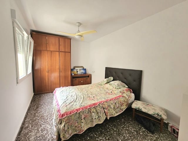 3 slaapkamer Appartement te huur in Torrevieja - € 1.100 (Ref: 9453132)