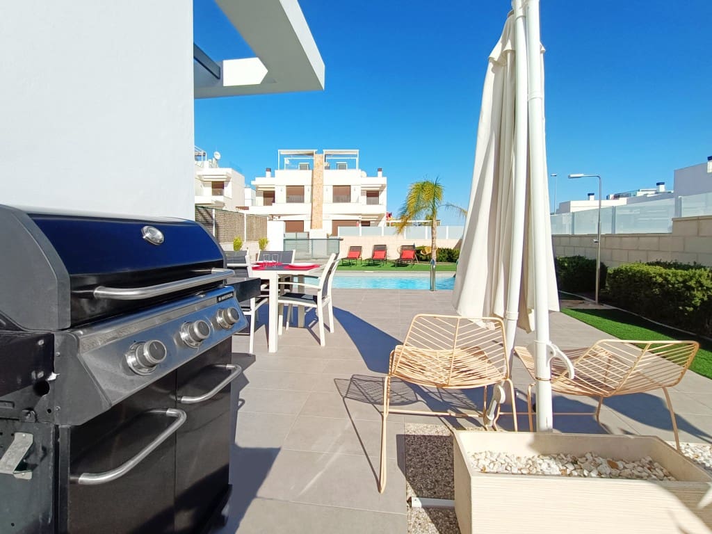 3 slaapkamer Huis te koop in Villamartin met zwembad garage - € 410.000 (Ref: 9478664)