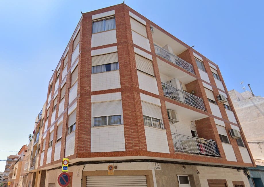 2 bedroom Apartment for sale in Torrevieja - € 119,900 (Ref: 9485582)