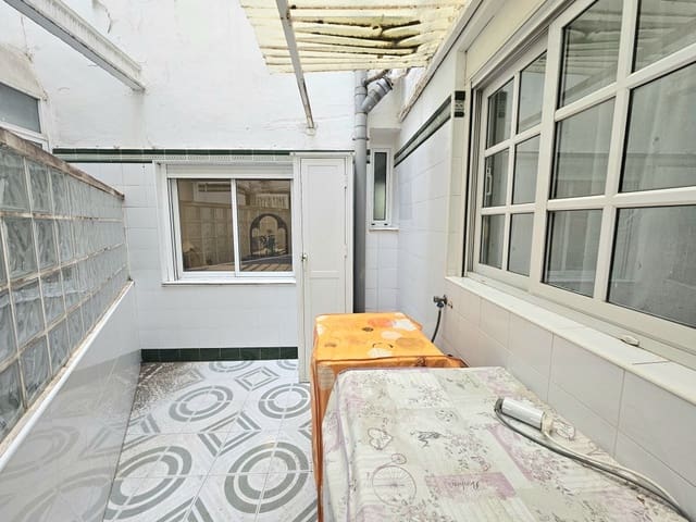 2 bedroom Apartment for sale in Torrevieja - € 119,900 (Ref: 9485582)