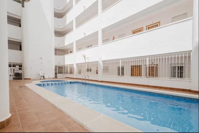 2 slaapkamer Appartement te huur in Torrevieja met zwembad - € 800 (Ref: 9530181)