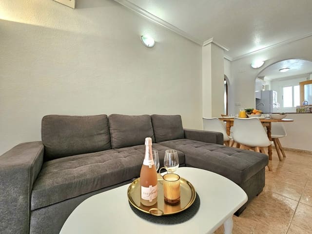 2 slaapkamer Appartement te huur in Torrevieja met zwembad - € 800 (Ref: 9530181)