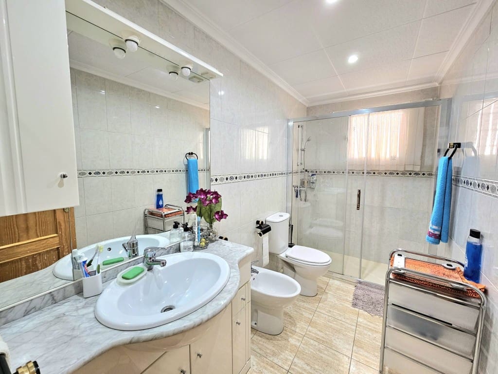 2 sovrum Lägenhet till salu i Torrevieja - 144 900 € (Ref: 9533635)