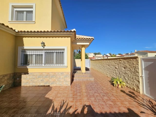 3 makuuhuone Huvila myytävänä paikassa San Fulgencio mukana uima-altaan - 425 000 € (Ref: 9599251)