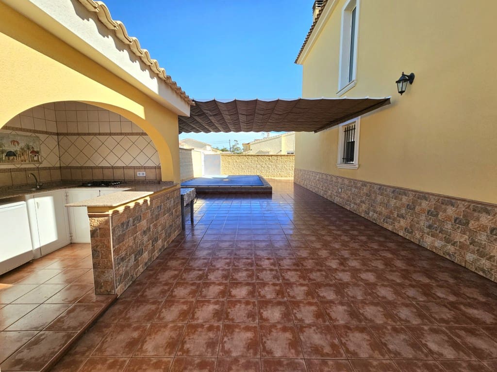 3 makuuhuone Huvila myytävänä paikassa San Fulgencio mukana uima-altaan - 425 000 € (Ref: 9599251)