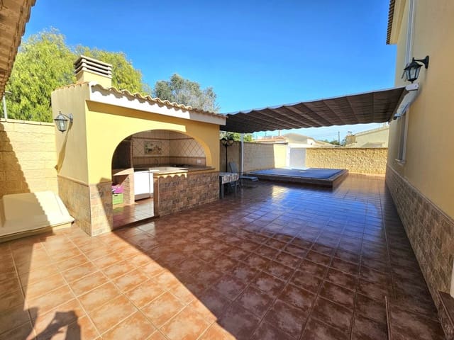 3 makuuhuone Huvila myytävänä paikassa San Fulgencio mukana uima-altaan - 425 000 € (Ref: 9599251)