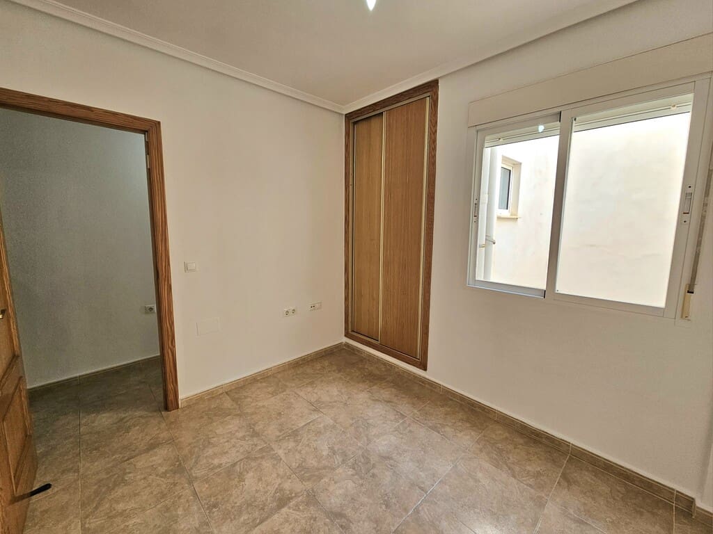 2 soverom Penthouse til salgs i Torrevieja - € 144 900 (Ref: 9726407)