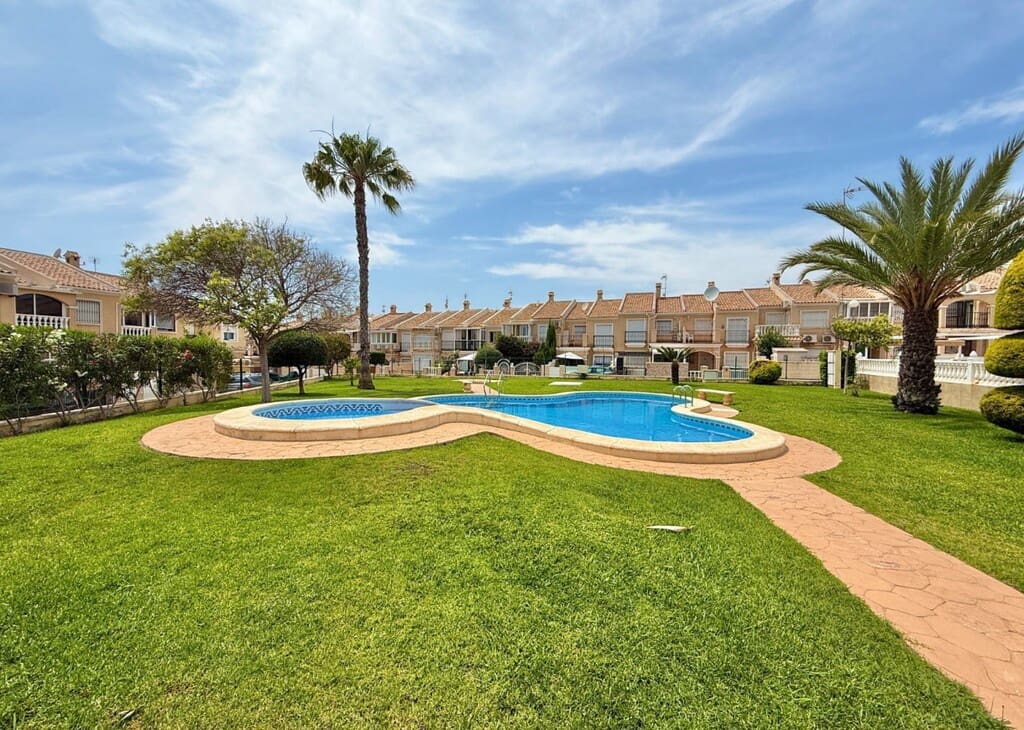 2 bedroom Apartment for sale in Aguas Nuevas with pool - € 185,000 (Ref: 9770390)