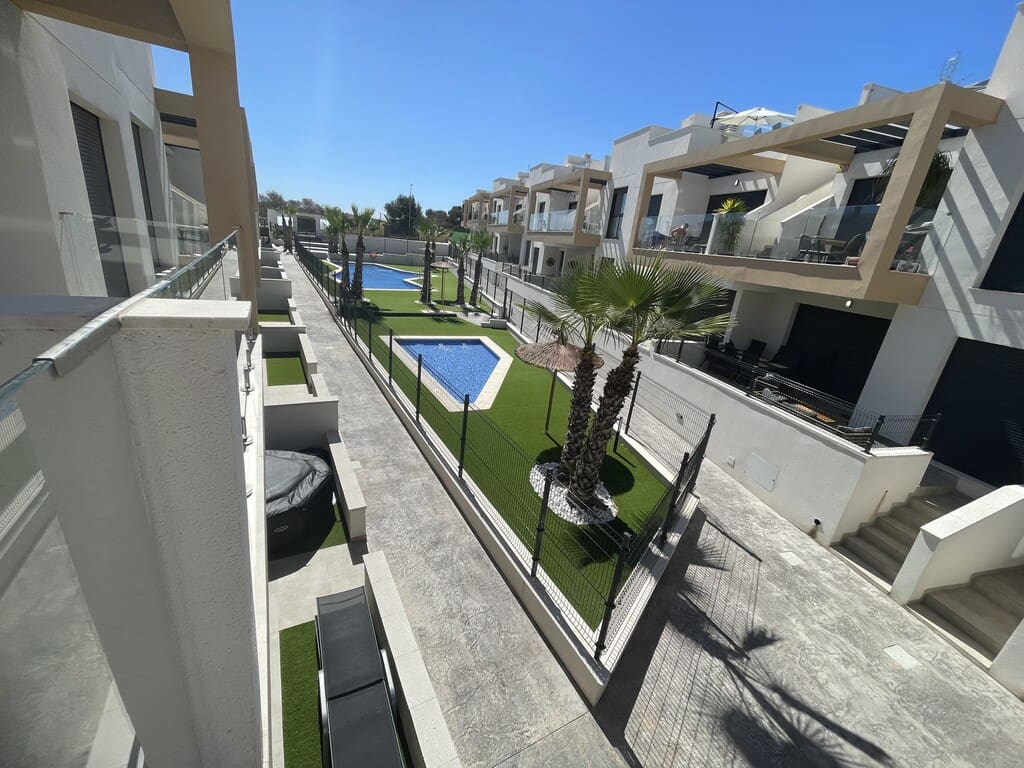 2 chambre Bungalow à vendre à Orihuela Costa avec piscine - 255 000 € (Ref: 9828822)