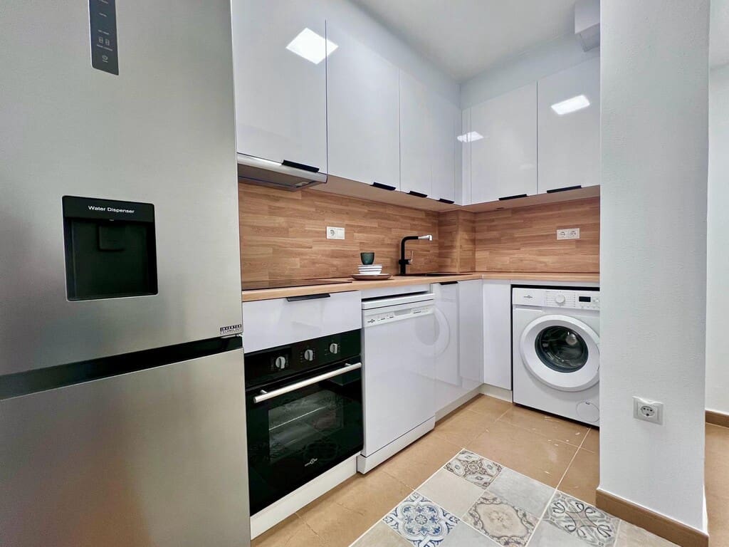 2 soverom Leilighet til salgs i Torrevieja - € 149 700 (Ref: 9851618)