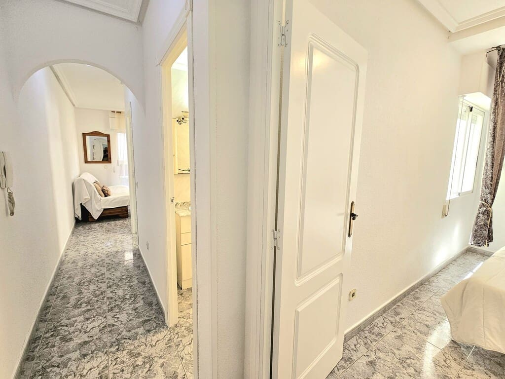 3 sovrum Lägenhet till salu i Torrevieja - 168 900 € (Ref: 9930372)
