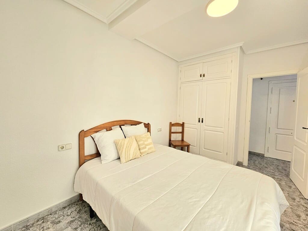 3 sovrum Lägenhet till salu i Torrevieja - 168 900 € (Ref: 9930372)
