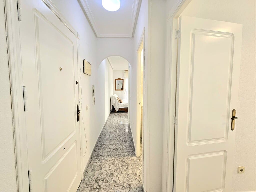 3 sovrum Lägenhet till salu i Torrevieja - 168 900 € (Ref: 9930372)