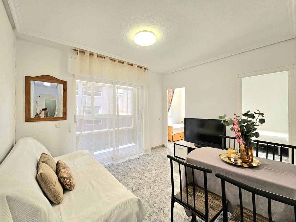 3 sovrum Lägenhet till salu i Torrevieja - 168 900 € (Ref: 9930372)