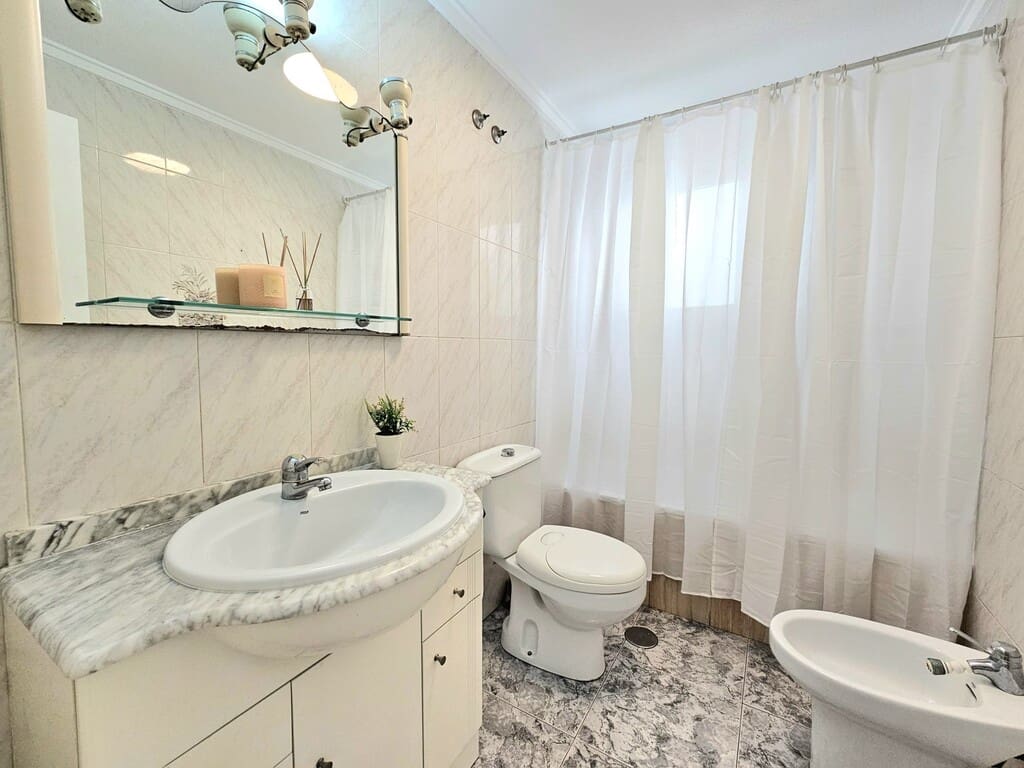 3 sovrum Lägenhet till salu i Torrevieja - 168 900 € (Ref: 9930372)