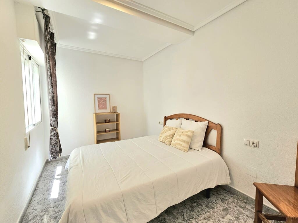 3 sovrum Lägenhet till salu i Torrevieja - 168 900 € (Ref: 9930372)