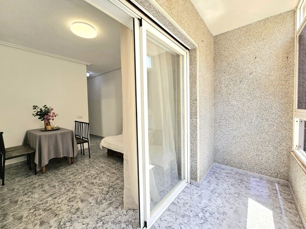 3 sovrum Lägenhet till salu i Torrevieja - 168 900 € (Ref: 9930372)