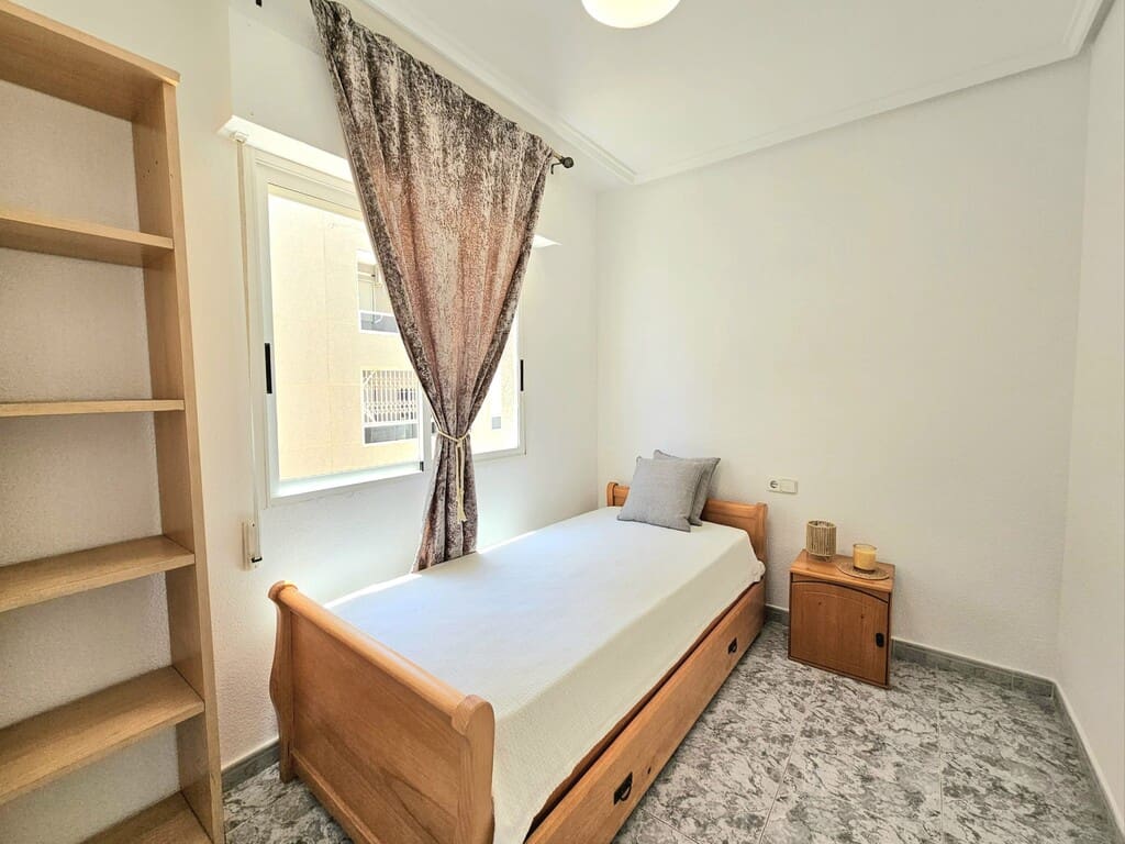 3 sovrum Lägenhet till salu i Torrevieja - 168 900 € (Ref: 9930372)