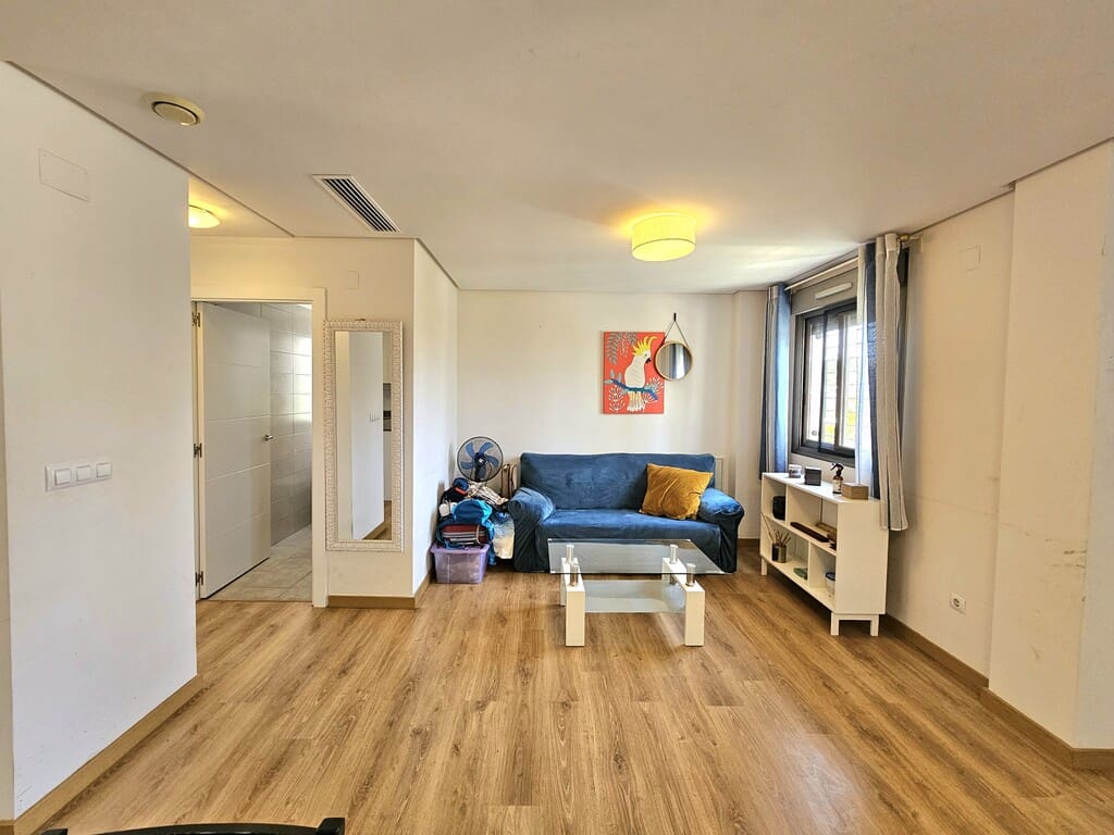3 slaapkamer Halfvrijstaande villa te koop in Torrevieja met zwembad garage - € 320.000 (Ref: 9957605)