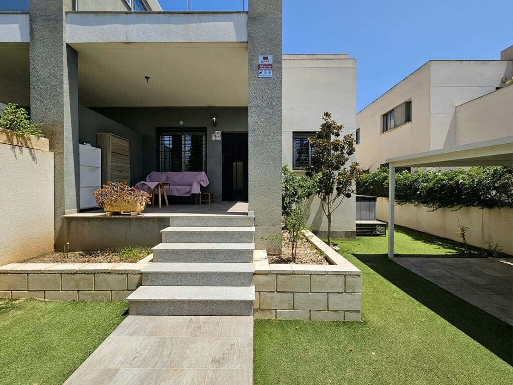 3 slaapkamer Halfvrijstaande villa te koop in Torrevieja met zwembad garage - € 320.000 (Ref: 9957605)