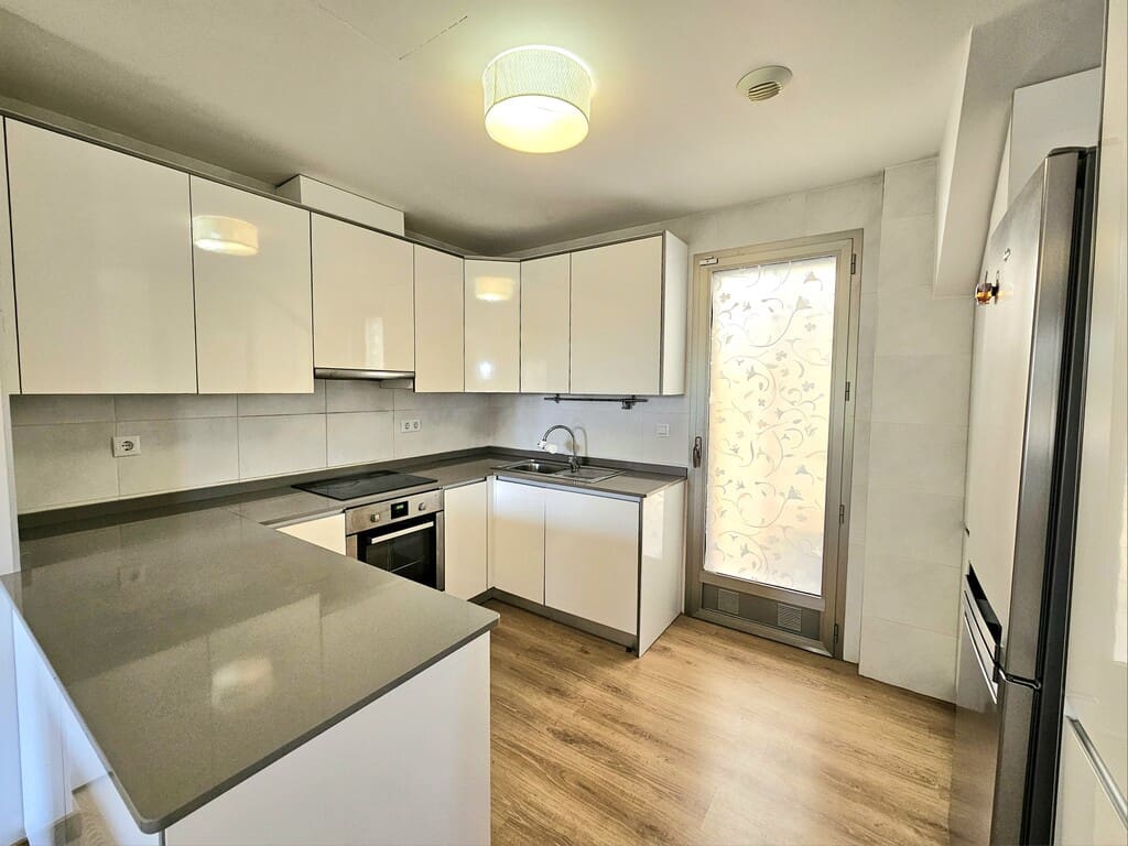 3 slaapkamer Halfvrijstaande villa te koop in Torrevieja met zwembad garage - € 320.000 (Ref: 9957605)