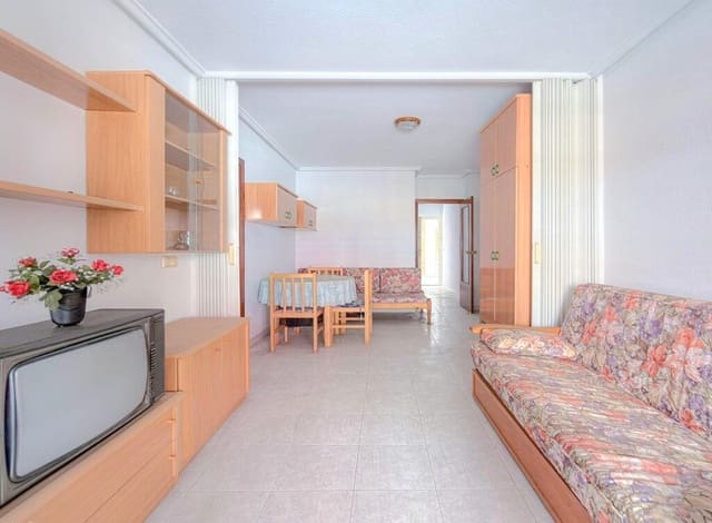 1 bedroom Apartment for sale in Torrevieja with pool - € 89,900 (Ref: 9962311)
