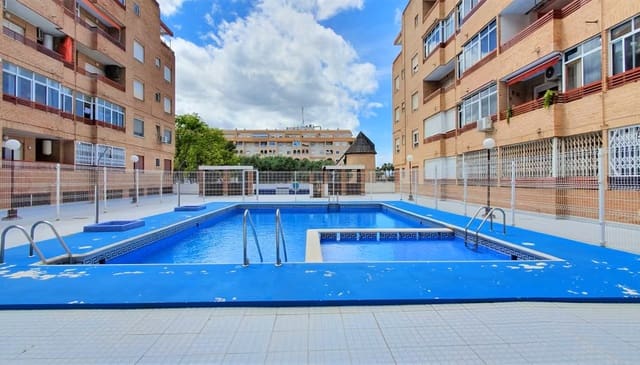 1 bedroom Apartment for sale in Torrevieja with pool - € 89,900 (Ref: 9962311)