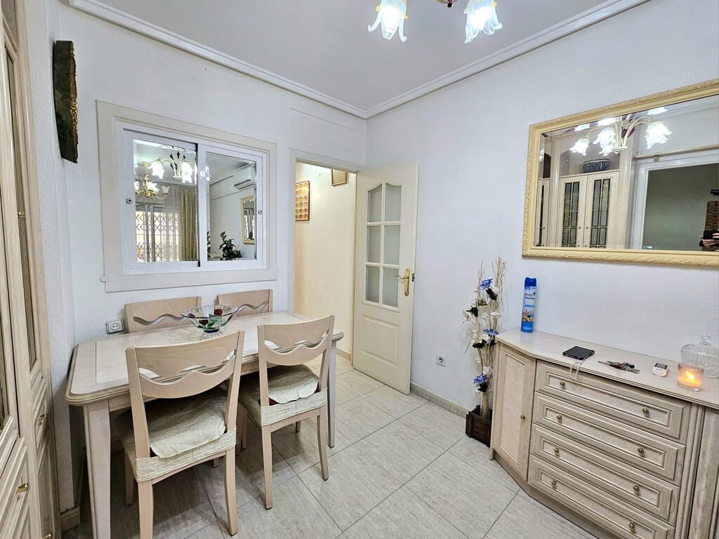 2 soveværelse Lejlighed til salg i Torrevieja - € 156.000 (Ref: 9964911)