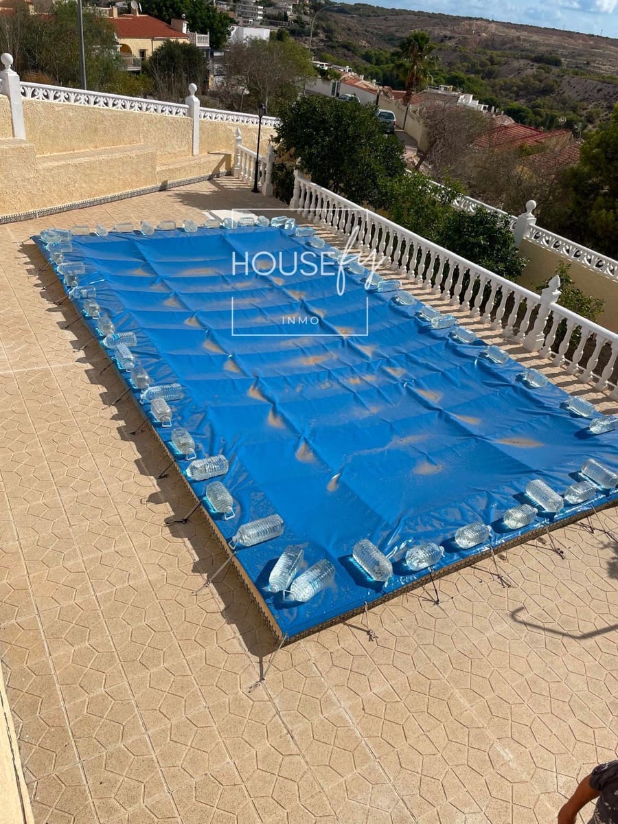 4 bedroom Villa for sale in San Fulgencio with pool - € 360,000 (Ref: 8596130)