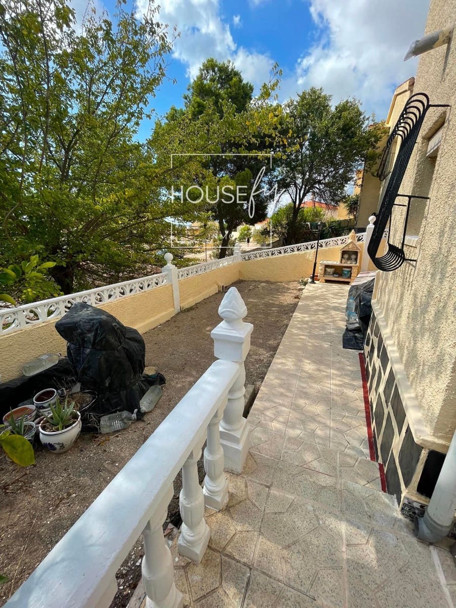 4 bedroom Villa for sale in San Fulgencio with pool - € 360,000 (Ref: 8596130)