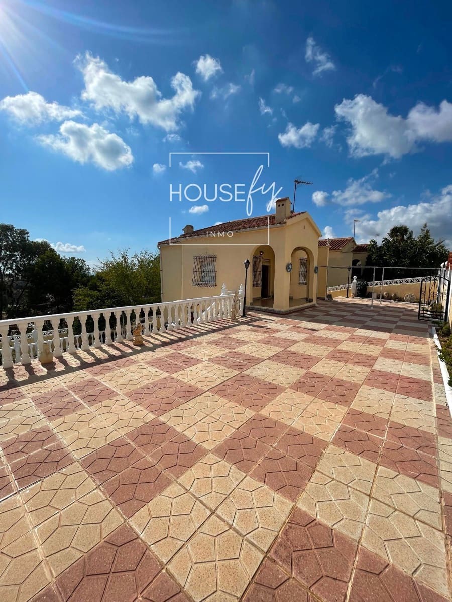 4 bedroom Villa for sale in San Fulgencio with pool - € 360,000 (Ref: 8596130)