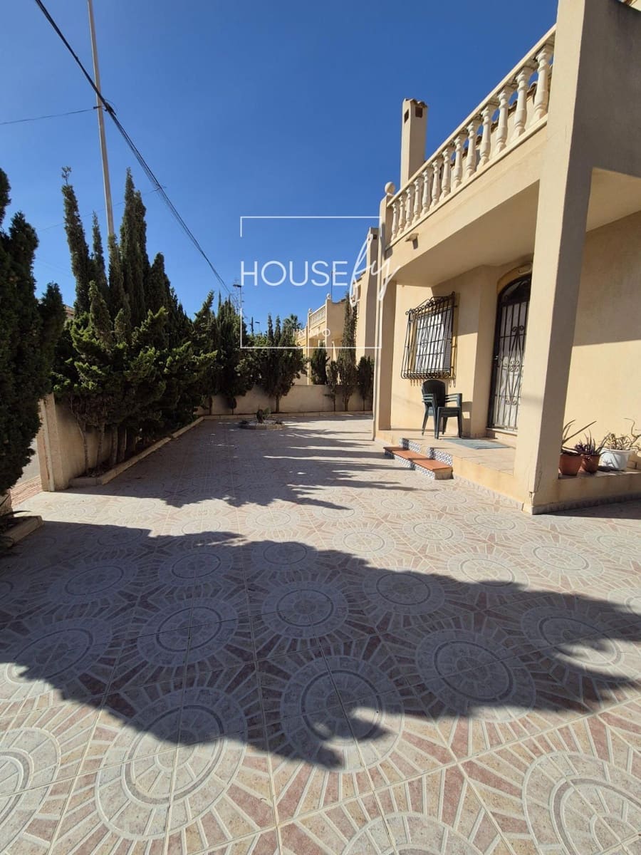3 bedroom Villa for sale in Torrevieja - € 335,000 (Ref: 8596132)