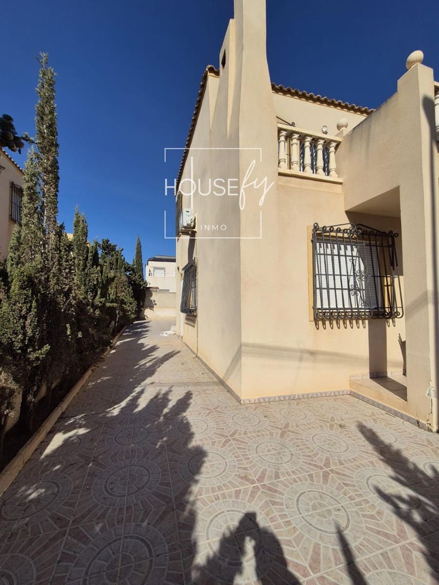 3 bedroom Villa for sale in Torrevieja - € 335,000 (Ref: 8596132)
