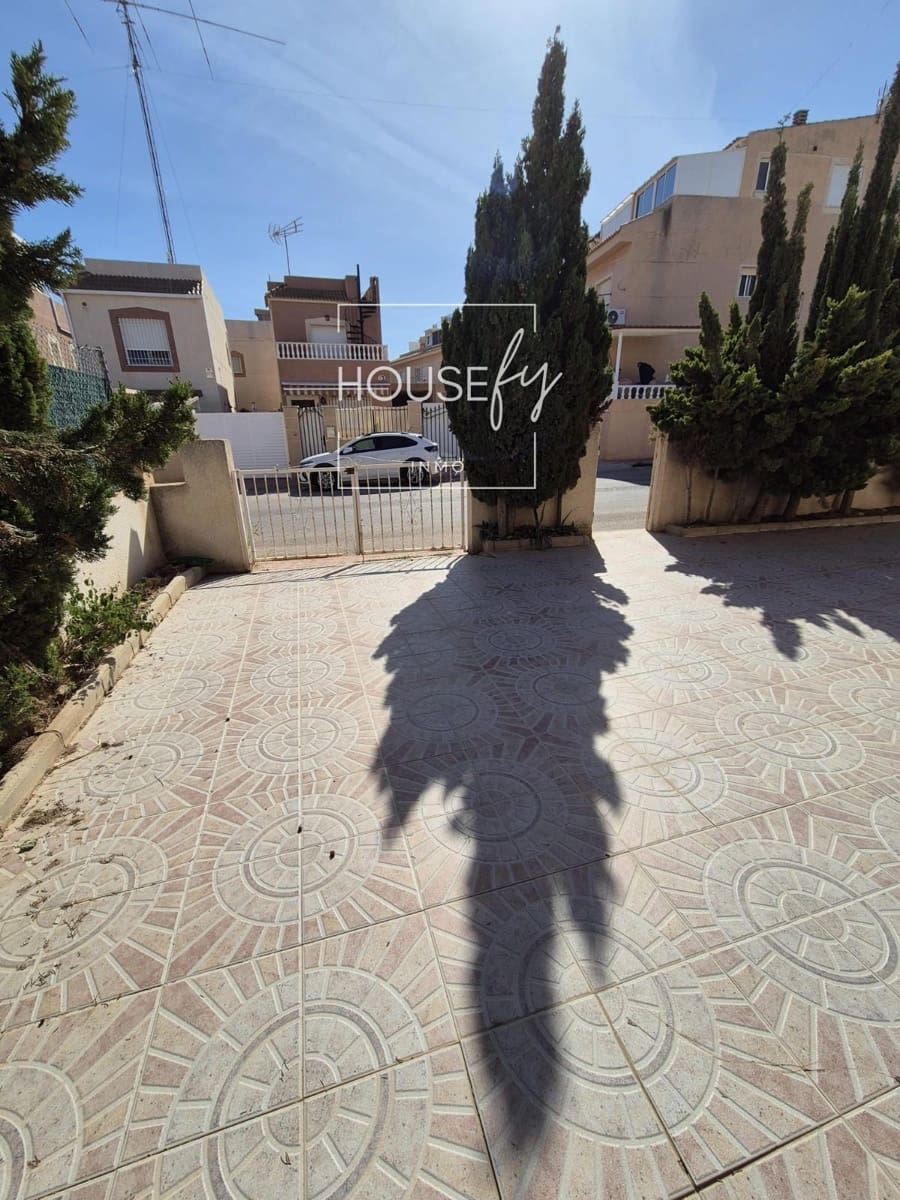 3 bedroom Villa for sale in Torrevieja - € 335,000 (Ref: 8596132)