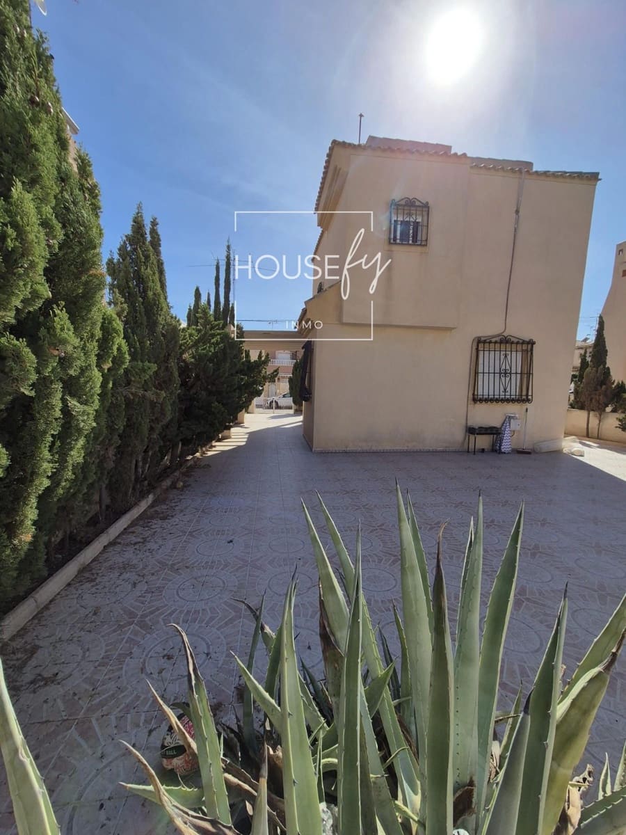 3 bedroom Villa for sale in Torrevieja - € 335,000 (Ref: 8596132)