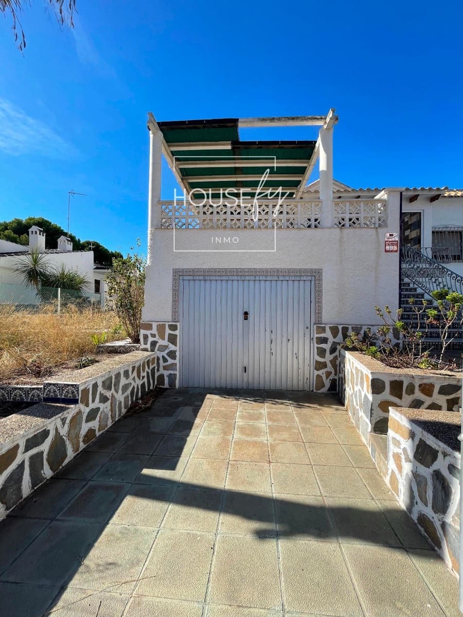 Chalet de 4 habitaciones en Orihuela Costa en venta con garaje - 529.000 € (Ref: 8602523)