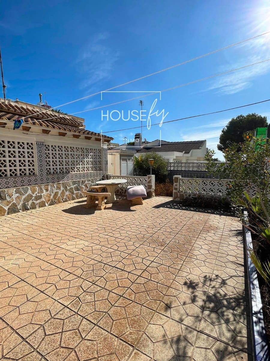 Chalet de 4 habitaciones en Orihuela Costa en venta con garaje - 529.000 € (Ref: 8602523)
