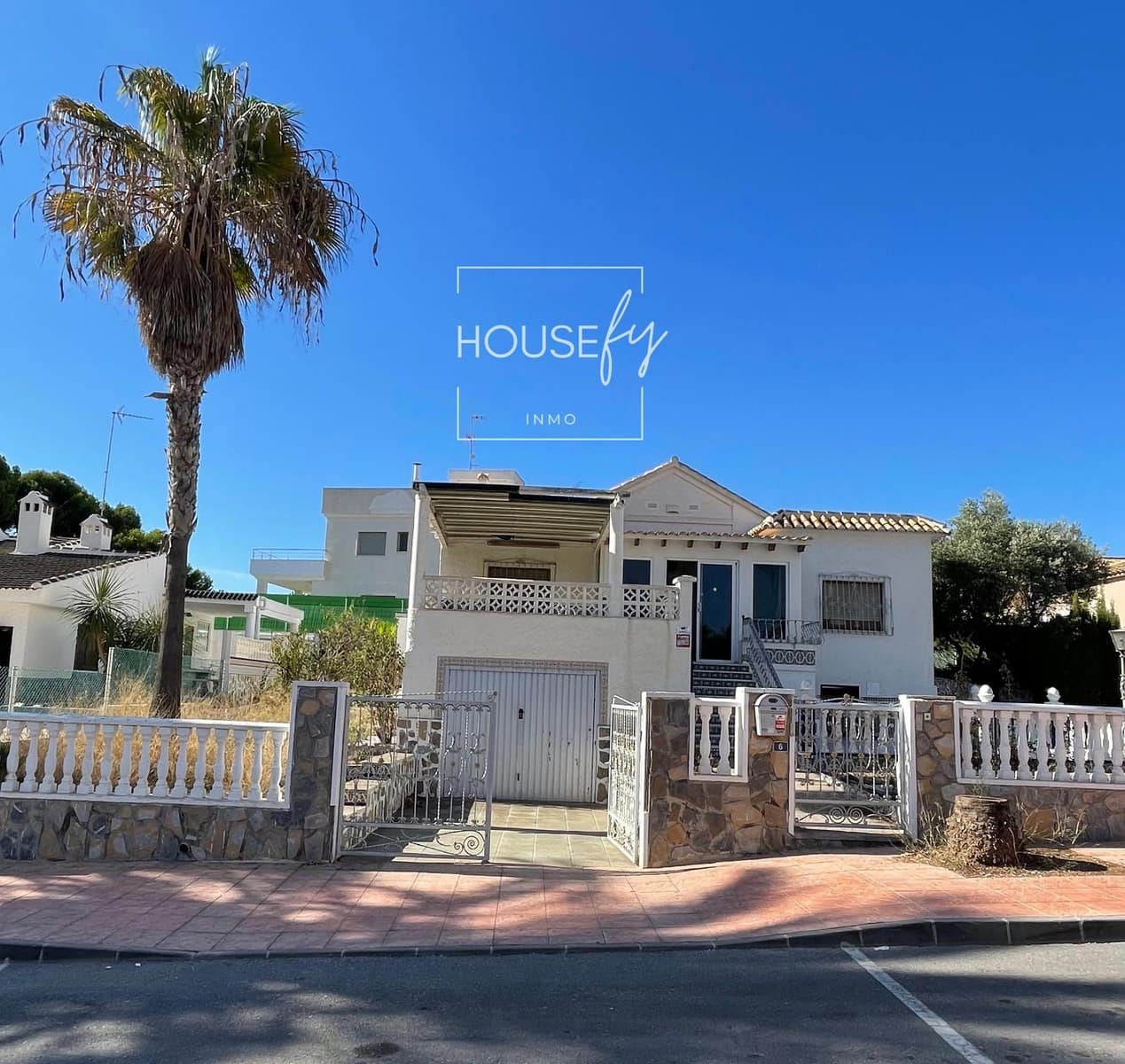 Chalet de 4 habitaciones en Orihuela Costa en venta con garaje - 529.000 € (Ref: 8602523)