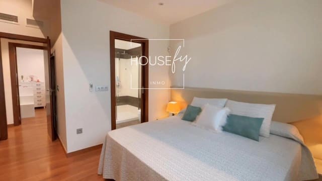 3 bedroom Villa for sale in Mil Palmeras, Orihuela with pool - € 590,000 (Ref: 8623368)