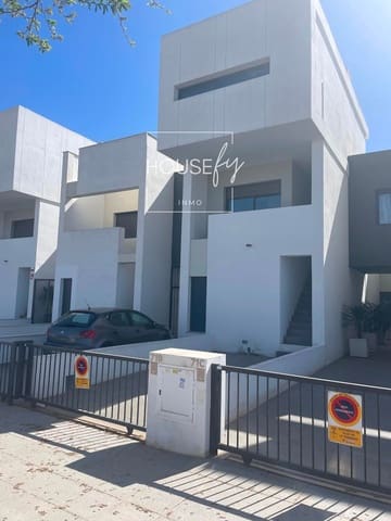 3 soverom Hus til salgs i Torre de la Horadada, Pilar de la Horadada med svømmebasseng garasje - € 349 000 (Ref: 8917494)