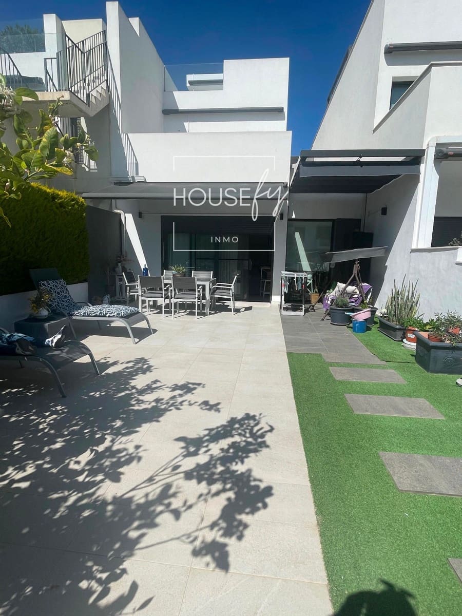 3 soverom Hus til salgs i Torre de la Horadada med svømmebasseng garasje - € 349 000 (Ref: 8917494)